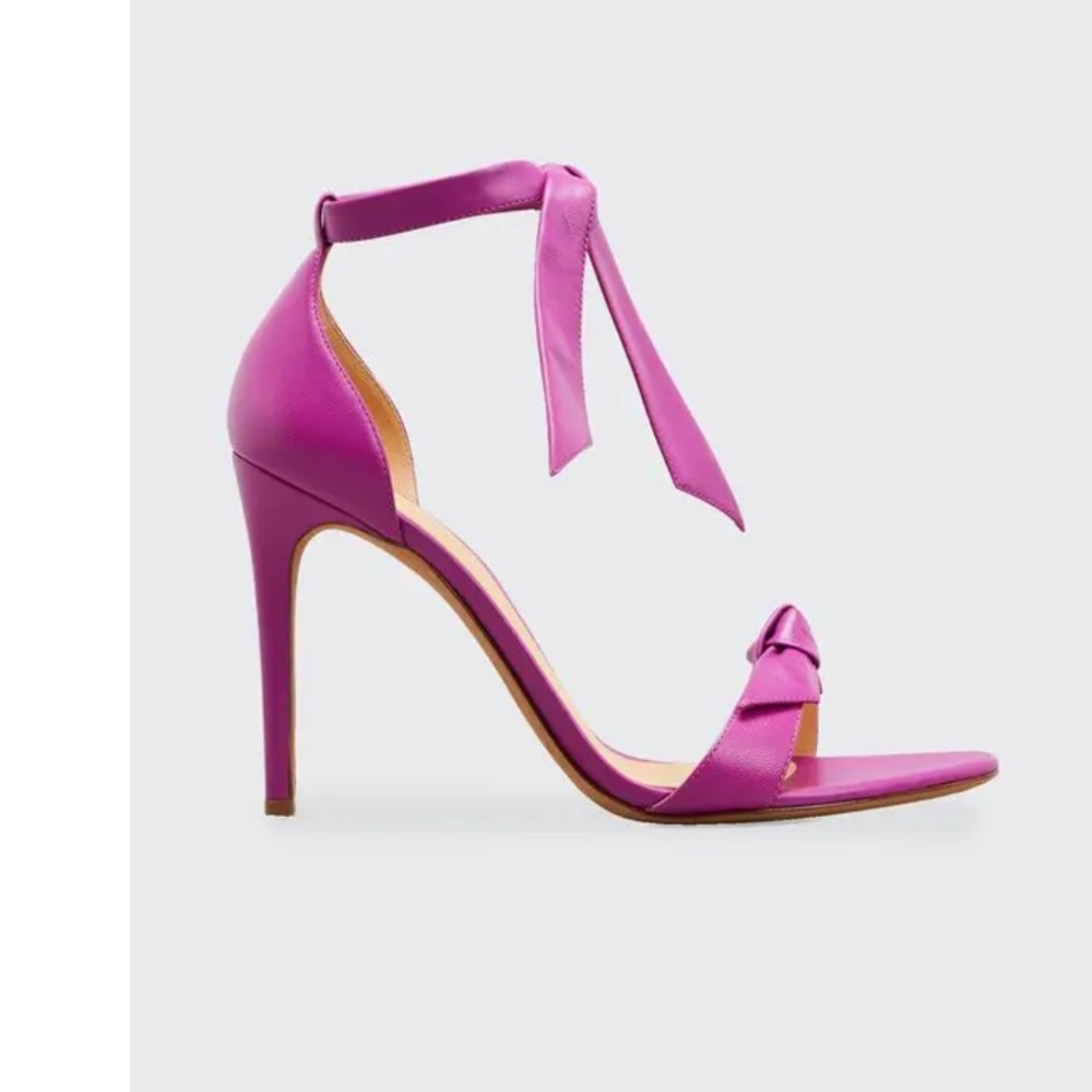 Brand new Alexandre Birman Clarita Bow Leather Sandals
Color: Orchid
Size: 37